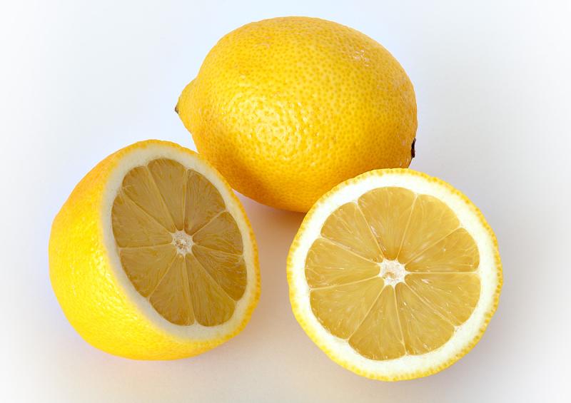 レモンの保存は冷凍でカットや丸ごともok はちみつレモンや塩レモンもおすすめ 暮らしにいいこと